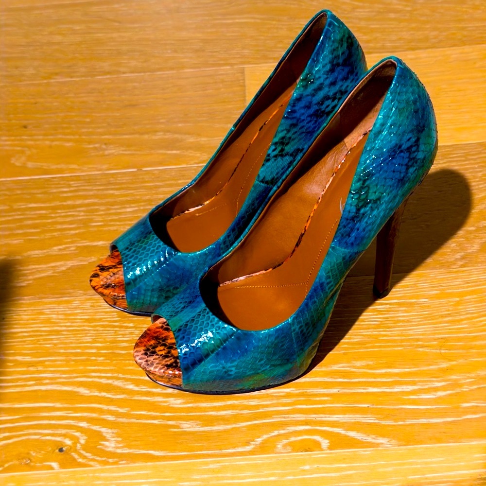 👠 Boutique 9 Blue and Brown Snake Print Classic Peep Toe Heels Size 9 - Picture 12 of 13